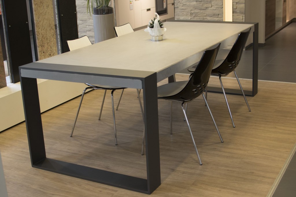 massTisch 17 Betontisch