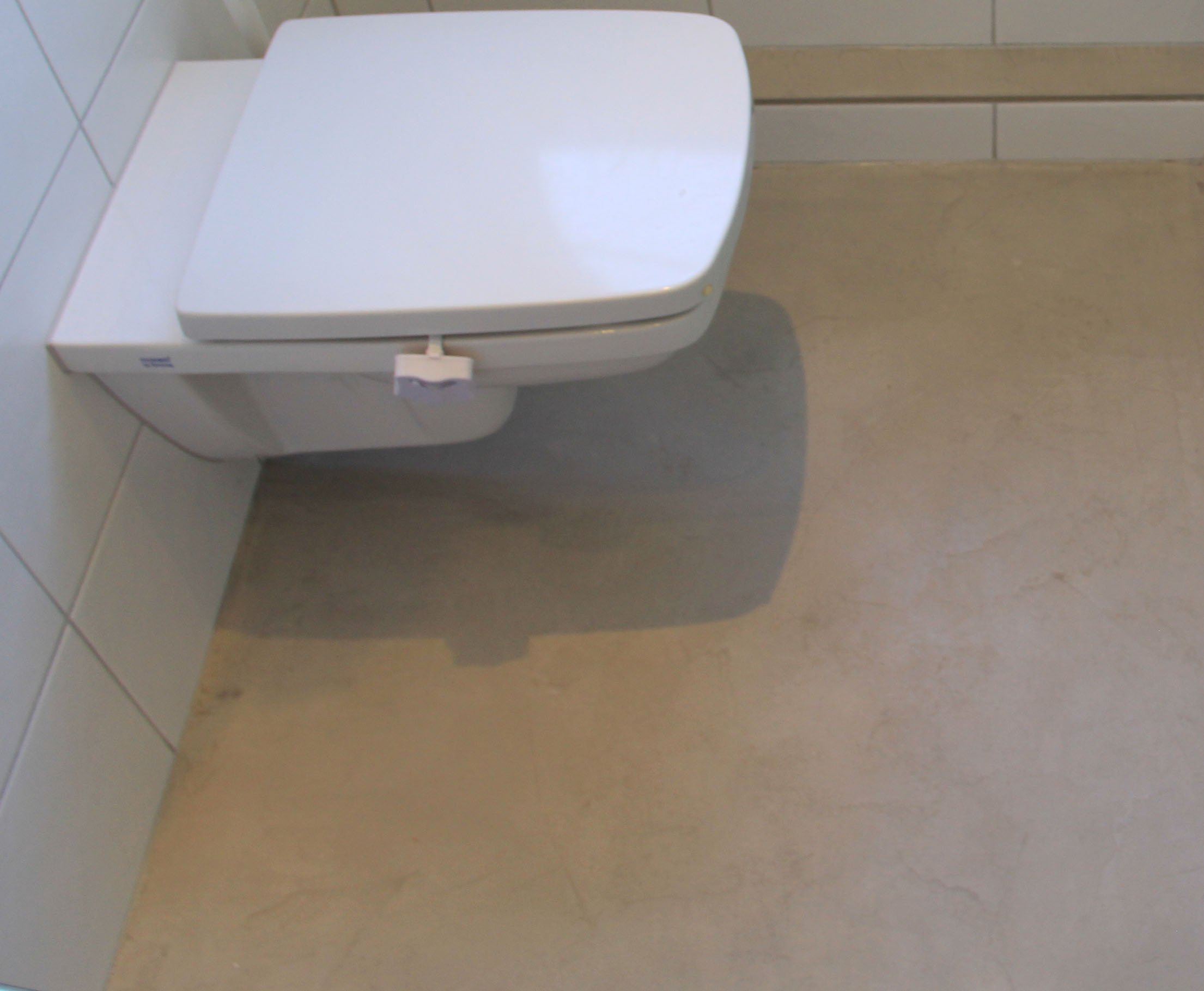 Betonboden gespachtelt fugenlos Wand grau Küche Bad Badezimmer Außenküche Grill Tisch Möbel mainTisch mainBeton mainGrill 14