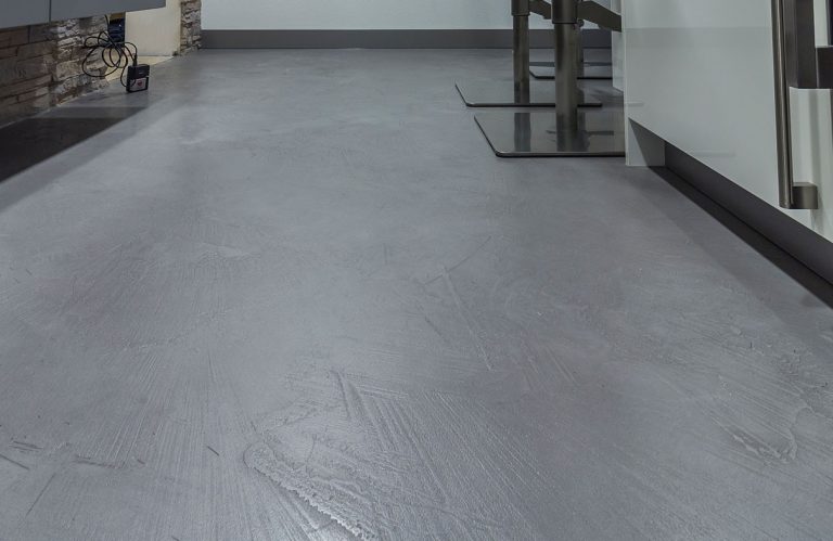 Betonboden gespachtelt fugenlos Wand grau Küche Bad Badezimmer